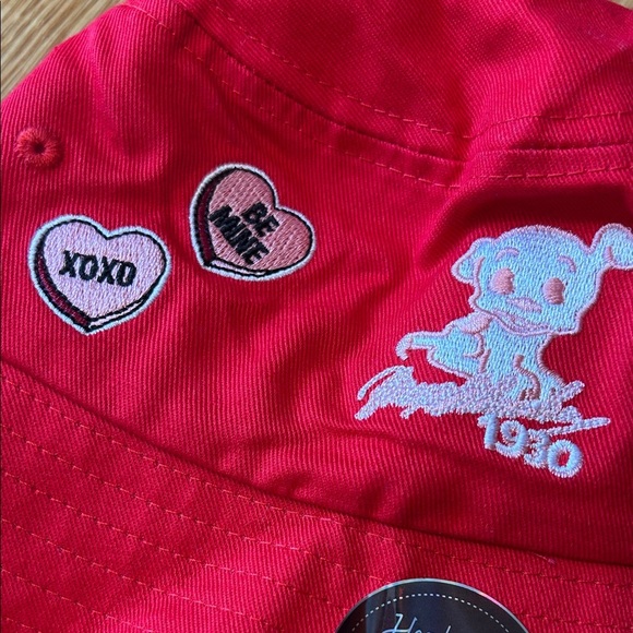 Head Gear Red Bucket Hat with Betty Boop Cartoon Patches o/s Adult new - Picture 2 of 9